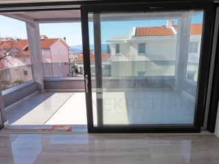 Malinska, nov apartma v 1. nadstropju s pogledom na morje, PRODAJA!