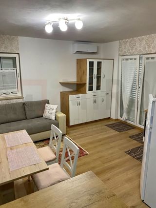Malinska, prenovljen enosobno stanovanje v centru blizu plaže, PRODAMO!