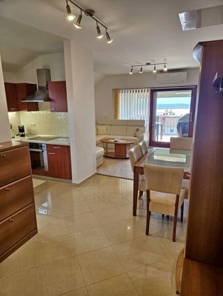 Malinska, opremljen dvosobni apartma z odprtim pogledom na morje