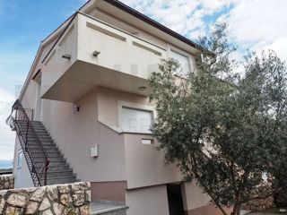 Krk, opremljen apartma z vrtom, PRODAJA!