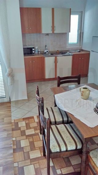 Punat, opremljeno stanovanje v bližini plaže, PRODAJA!