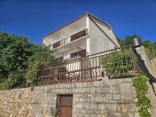 Hiša Senj, 250m2