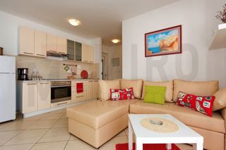 Uvala Soline, opremljen apartma v pritličju 50m od plaže!
