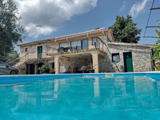 Malinska,  prenovljena kamnita hiša z bazenom!
