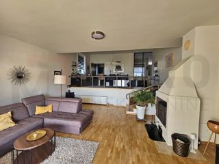 Njivice, enonadstropna hiša z garažo in pogledom na morje!