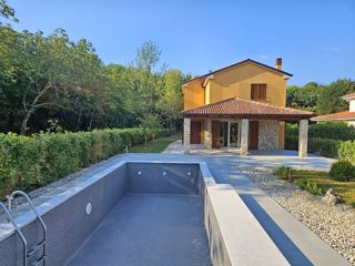 Uvala Soline, samostojna hiša z bazenom in vrtom, PRODAJA!