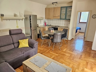 Malinska, opremljen apartma 150m od morja, PRODAMO!