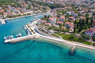Malinska, hiša z 2 apartmajema 250 m od morja!