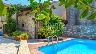 Hiša Gračišće, 400m2