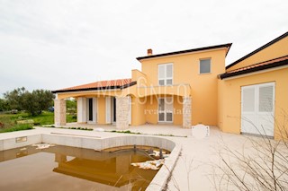 Hiša Kaštel, Buje, 170m2