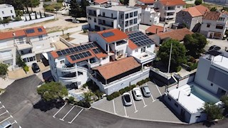 EKSKLUZIVNA PONUDBA - Tribunj, restavracija in namestitveni objekti