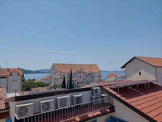 Srima, dvojček blizu plaže-S1