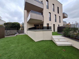 MAKSIMIR, Jordanovac - Premium trisobno stanovanje v pritličju z zasebnim vrtom in garažo