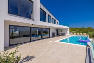 OTOK KRK, širše območje mesta Krk - Luksuzna vila s panoramskim razgledom na naravo