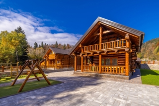 GORSKI KOTAR, FUŽINE - Planinska hiša s savno in jacuzzijem