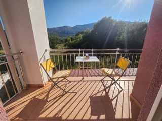 OTOK KRK, BAŠKA - Dvosobno stanovanje z vrtom, blizu morja