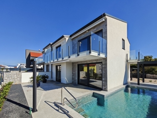 OTOK KRK, MALINSKA - Luksuzna polsamostojna hiša s panoramskim pogledom na morje