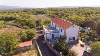 OTOK KRK, notranjost otoka - Samostojna kamnita hiša z bazenom