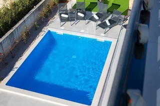 Malinska - Dvoetažni apartma z bazenom