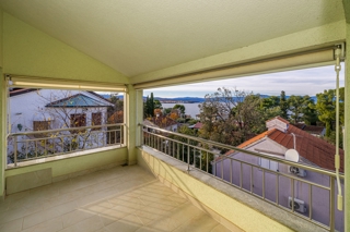 MALINSKA - apartma 70 metrov od plaže