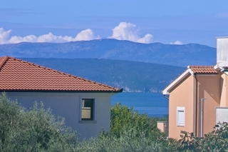 OTOK KRK, MALINSKA - Gradbeno zemljišče, tri parcele z dovoljenjem za gradnjo v teku