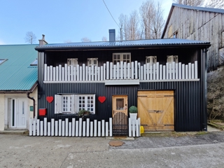 GORSKI KOTAR, FUŽINE - Hiša dvojček, popolnoma adaptirana