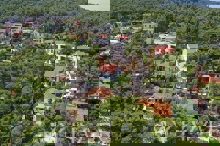 Stanovanjski blok v Vitarnji