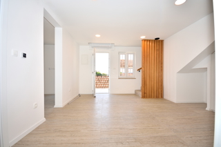 Vodice - dvonadstropno stanovanje, pogled na morje, 200 m od plaže