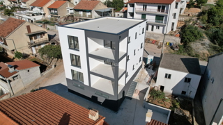 Šibenik, Crnica - Trosobno stanovanje S1 z garažo