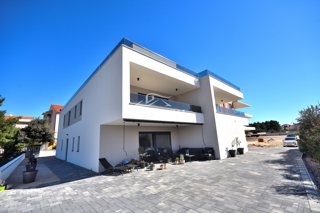 Vodice, Srima - S3 STAN, I. KAT, 200 m od plaže