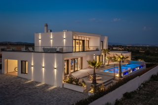 Vodice - moderna vila s bazenom, pogled na more