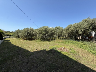 Vodice - Gradbeno zemljišče le 250 m od plaže