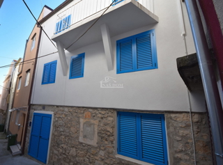 Vodice - CENTAR hiša, 250 m od Modre plaže