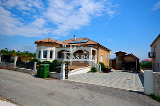 Vodice - Hiša s pogledom na morje
