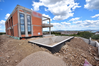 Vodice - **NOVOGRADNJA** S1 hiša s bazenom, pogled na morje