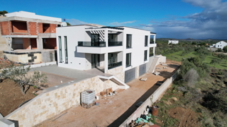 Vodice - Dvojna hiša S1 s bazenom, pogled na morje