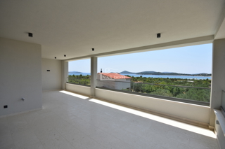 Tribunj - Stanovanje S3 z razgledom na morje, 400 m od plaže