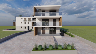 Vodice - Stanovanje A1 z garažo in vrtom, ODLIČNA LOKACIJA