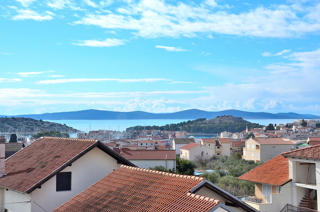 Tribunj - stanovanje z razgledom na morje, 2. nadstropje