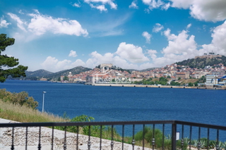 Šibenik, Mandalina - dvojna hiša s pogledom na morje