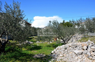 Vodice - prodaja se stavbno zemljišče 1205 m2