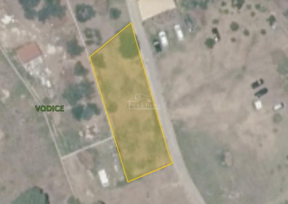 Vodice - zemljišče 50 m od plaže, cona R2