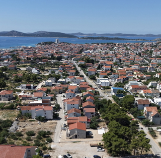 Vodice - gradbeno zemljišče 1256 m2