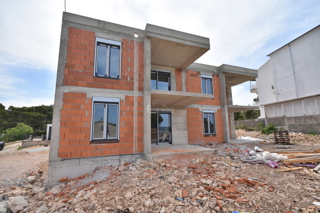 Brodarica - Stan S1 v pritličju, z vrtom in pogledom na morje