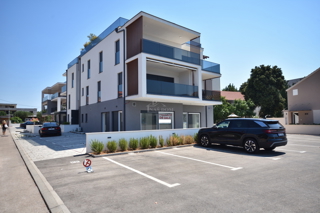 Srima - Poslovni prostor PP1, prvi trak do morja