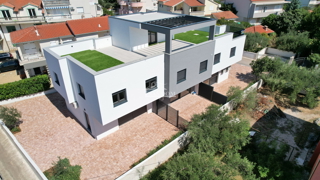 Vodice - Luksuzna hiša S3, le 150 m od plaže