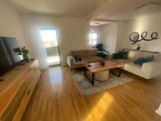 Vodice - Luksuzno urejeno in popolnoma opremljeno stanovanje s 4 spalnicami – 500 m od plaže