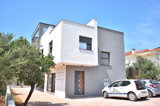 VODICE - ODLIČNA LOKACIJA *NOVOGRADNJA* S1 hiša, 150 m od plaže
