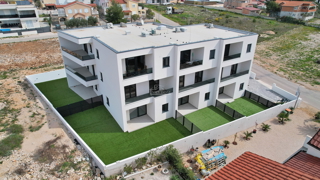 Vodice - S2 dvonadstropno stanovanje z vrtom, 113,43 m2