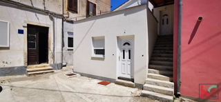 Pula, Šijana obnovljena hiša s tremi apartmaji